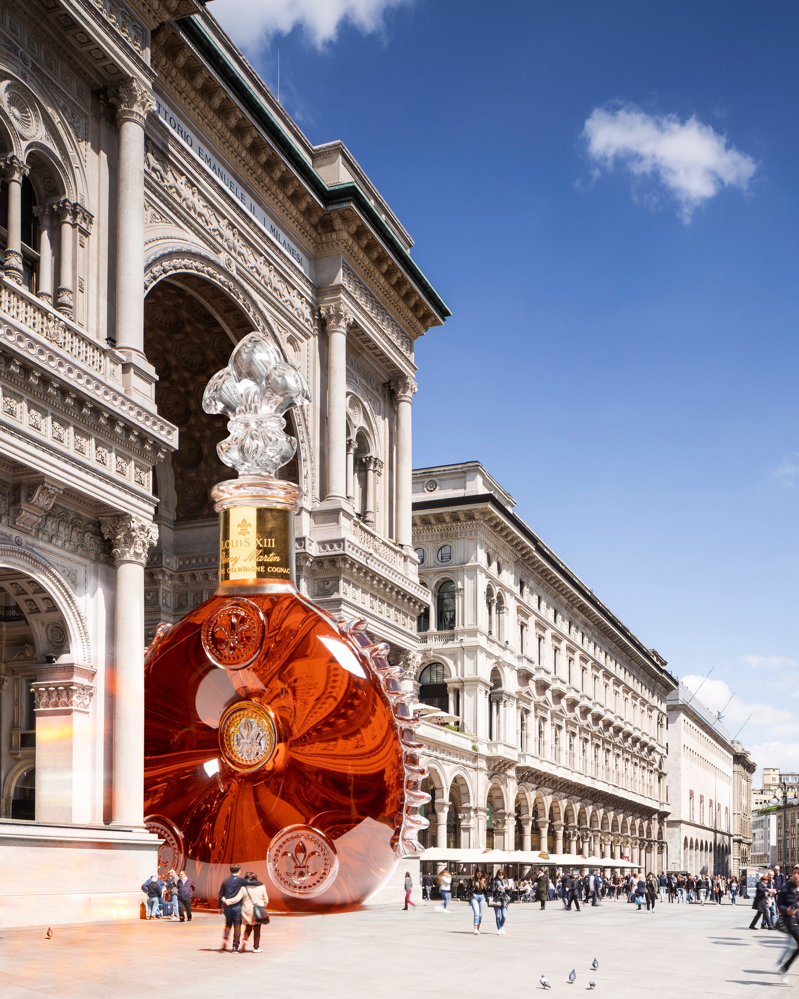 A lifestyle photo of LOUIS XIII decanter among buildings of Milan