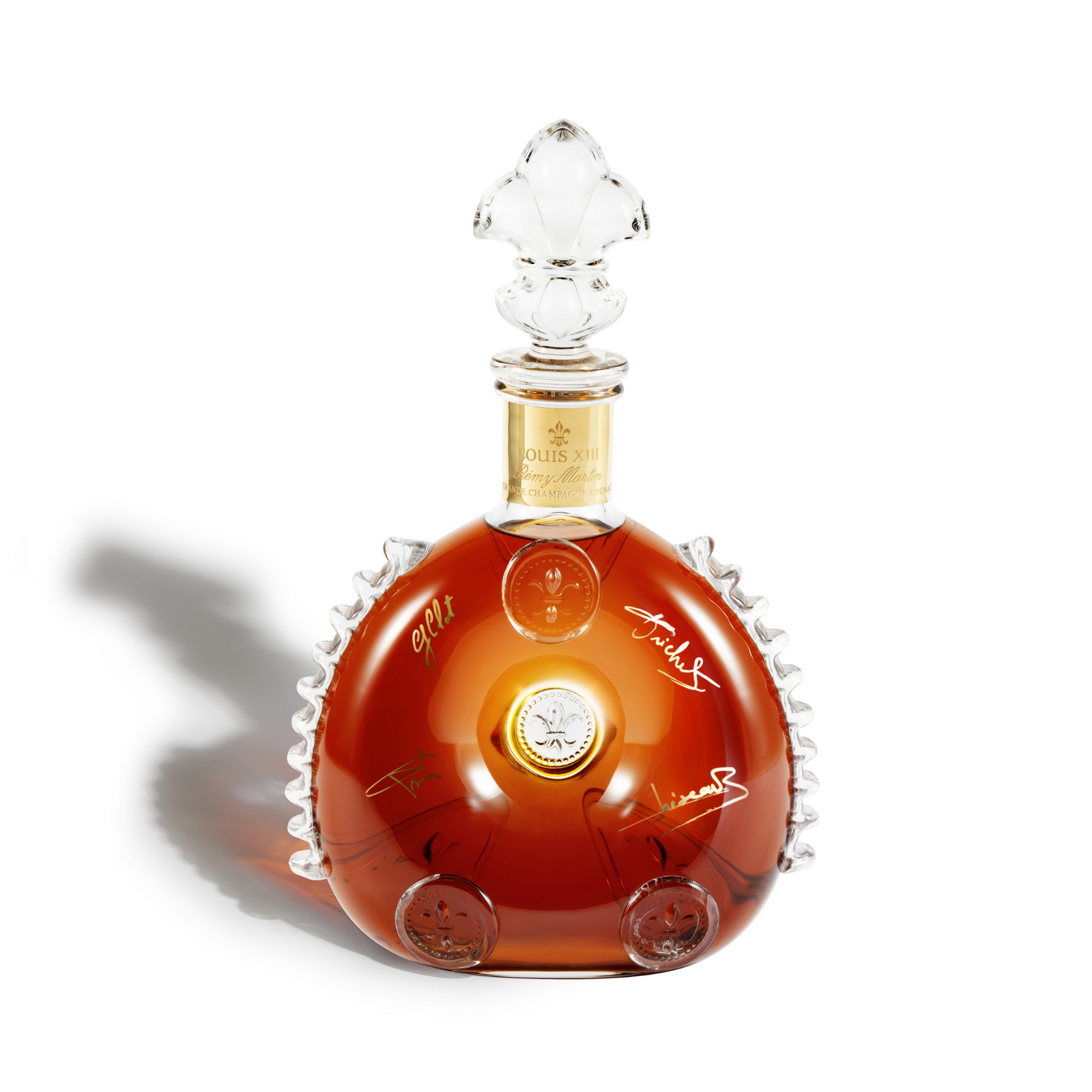 A packshot of LOUIS XIII Legacy decanter on a white background